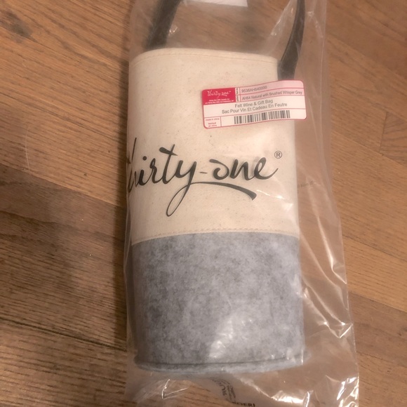 thirtyone Dining Thirty One Felt Wine Gift Bag New Poshmark